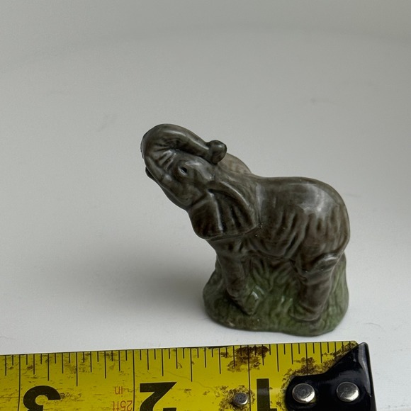 Vintage 80's Wade Whimsies England Whoppa Trunk Up Elephant Figurine - Picture 2 of 4